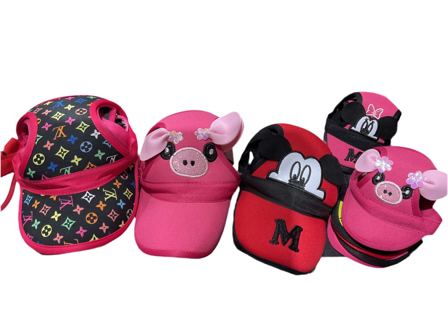 Gorras de varios personajes