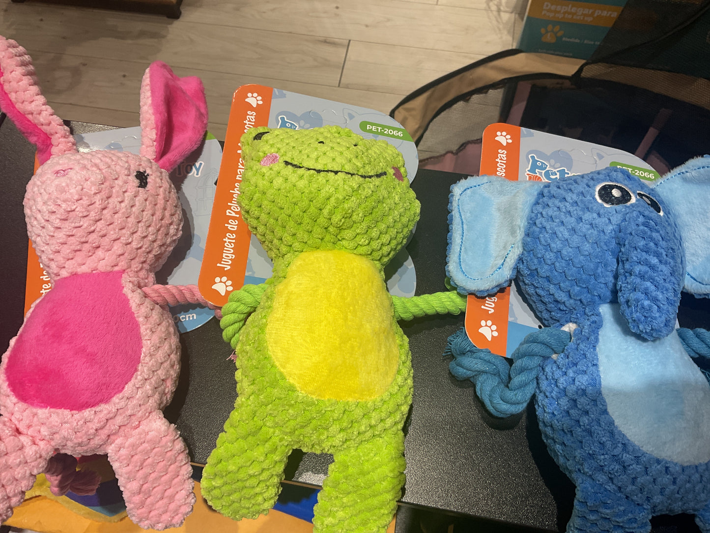 PET 2066 peluche elefante conejo y ranita
