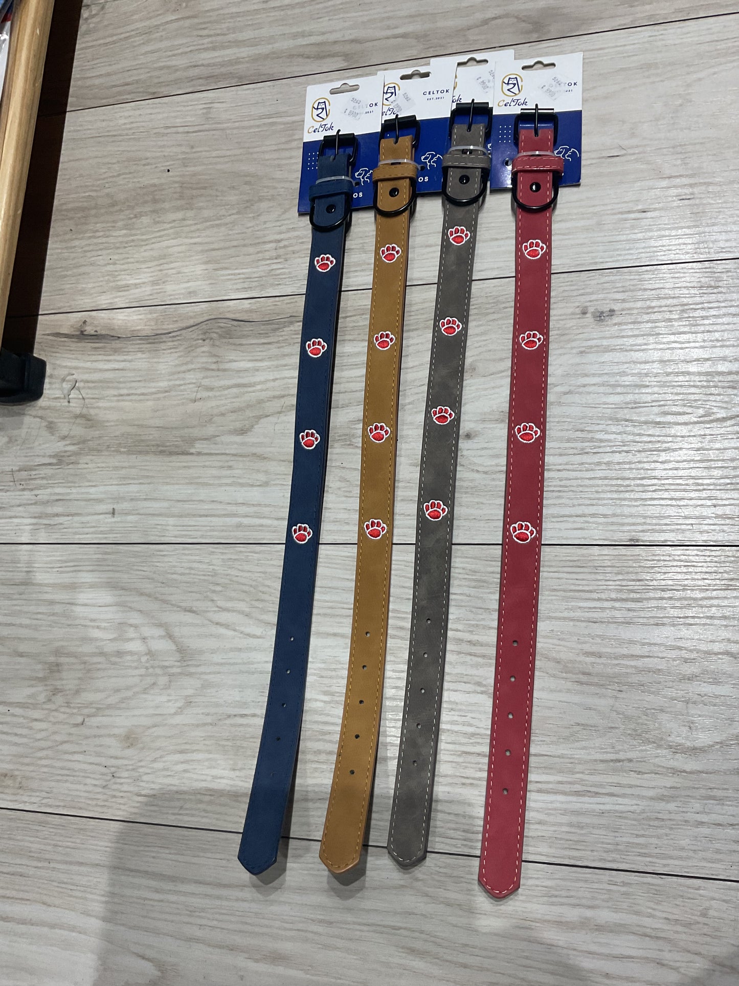 Collar con huellita y huesito pequeña