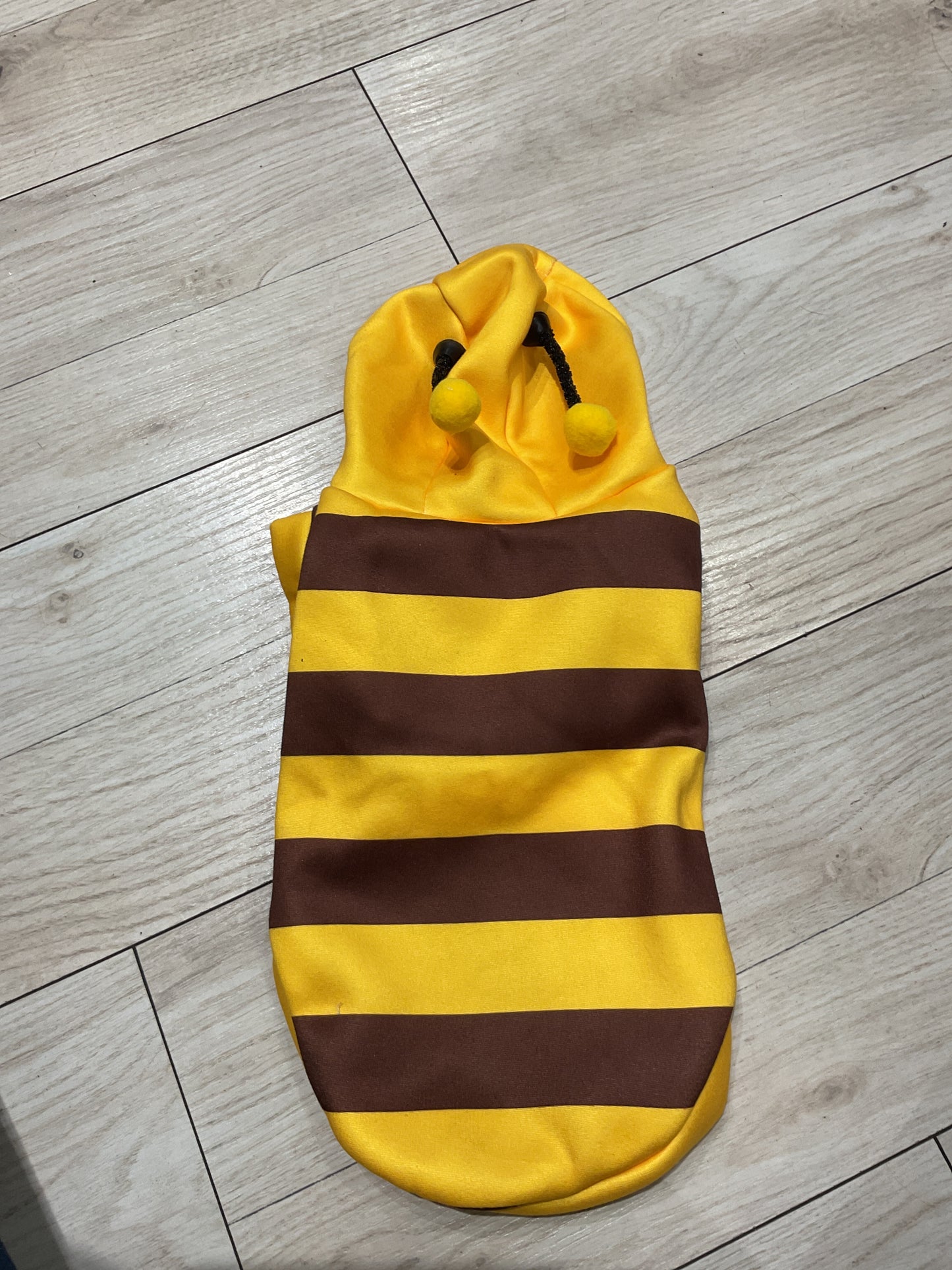 Traje de abeja 138