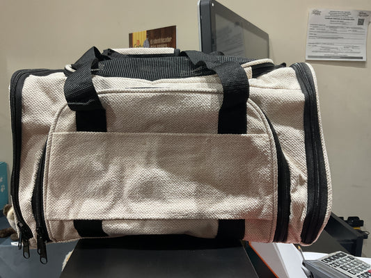 Bolso cargador para mascota color crema con negro