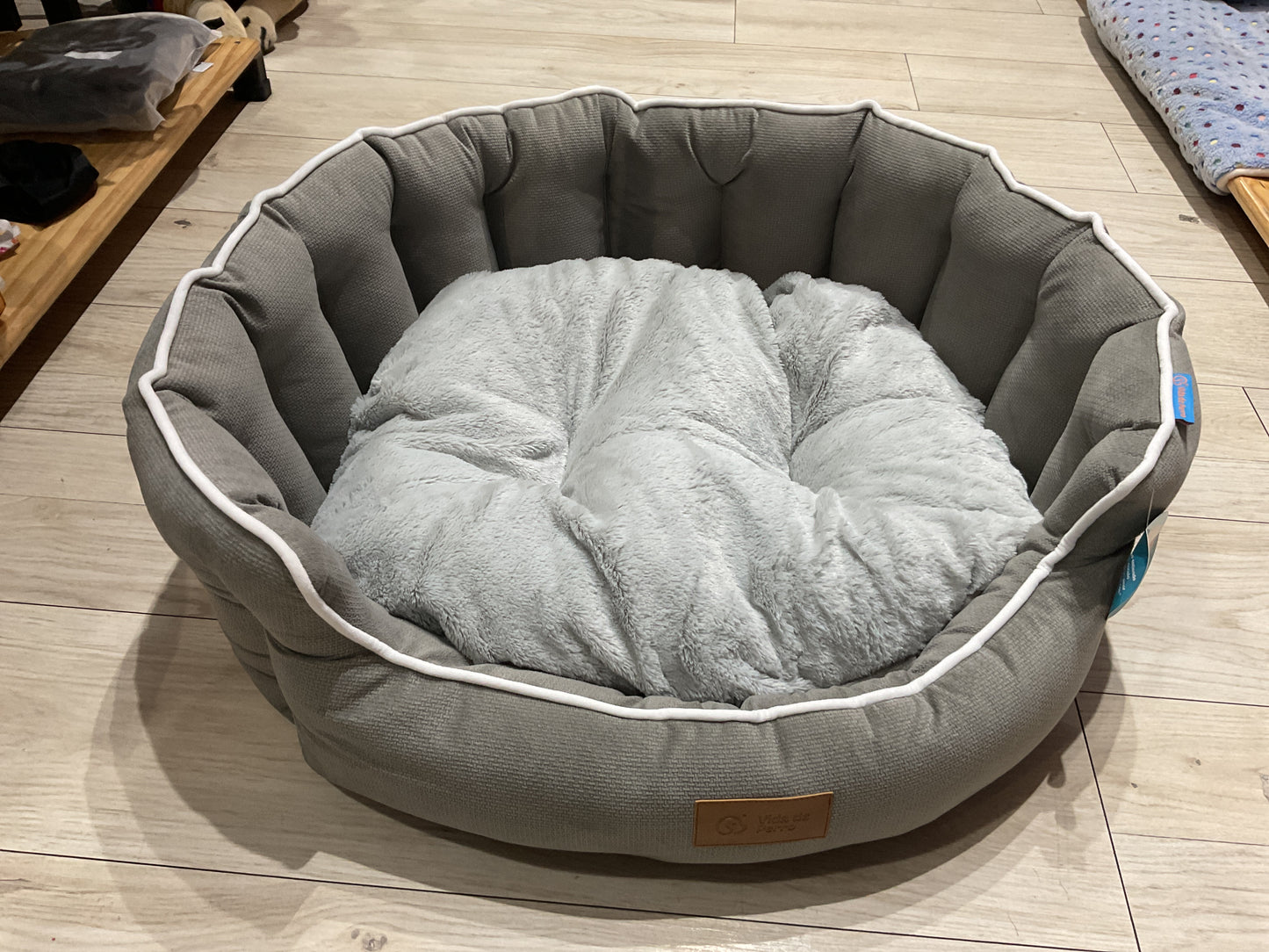 Cama gris vida de perro