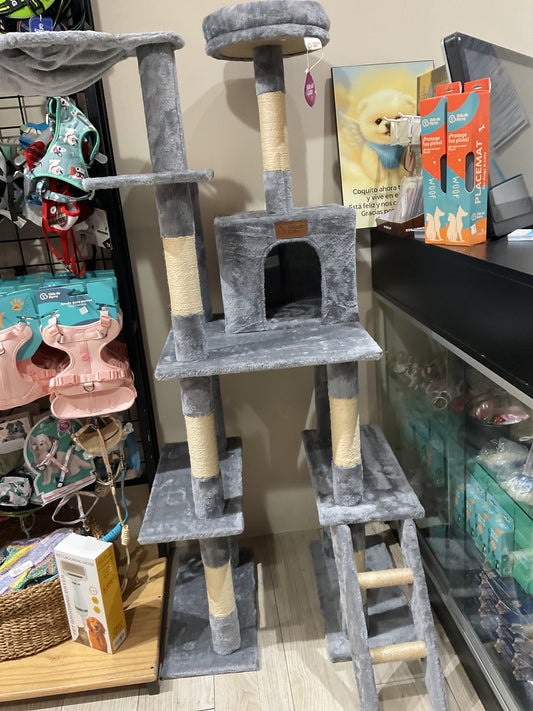 Rascador gris grande