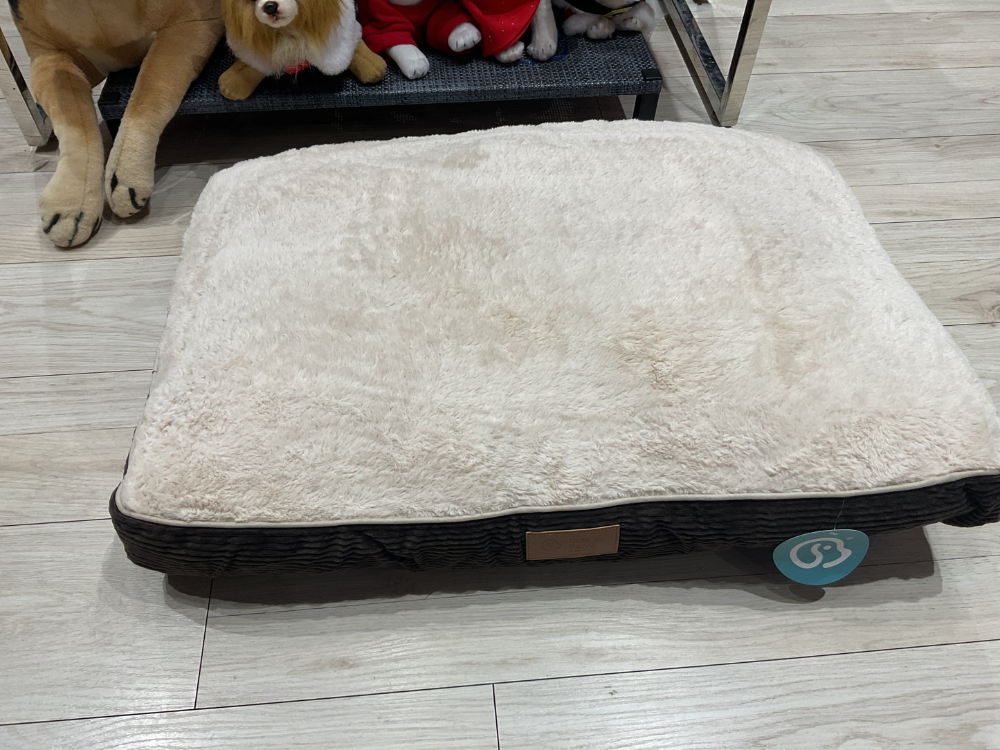 Cama almohada vida de perro beige. 081