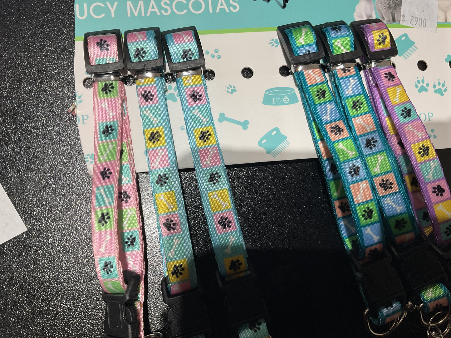 Collar patitas  colores pasteles 1961