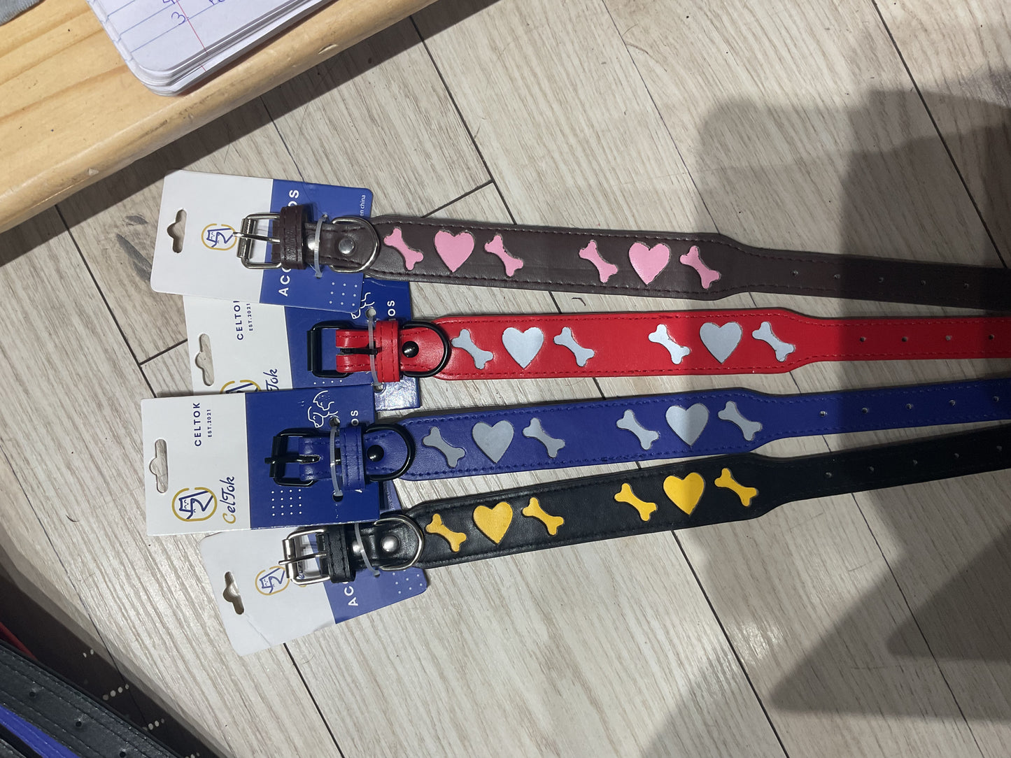 Collar vario con formas